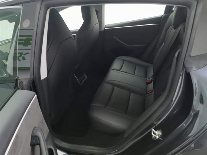 Фото 15 - Tesla Model 3