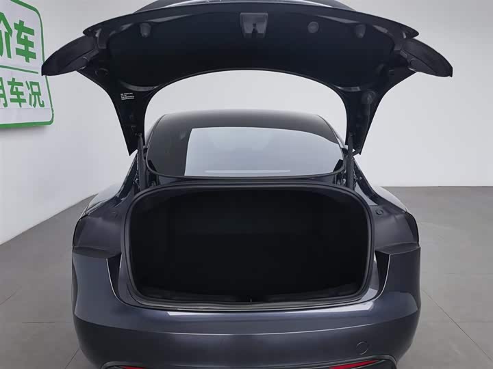 Фото 16 - Tesla Model 3