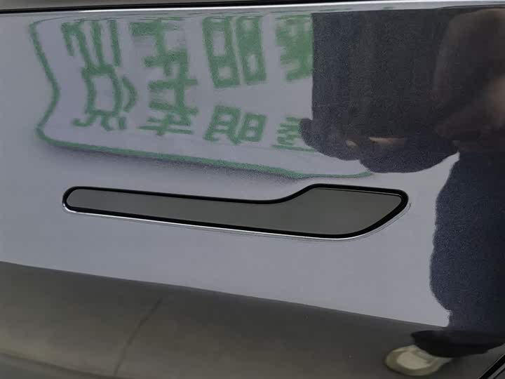 Фото 18 - Tesla Model 3