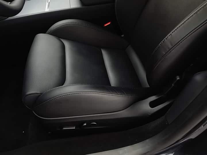 Фото 20 - Tesla Model 3