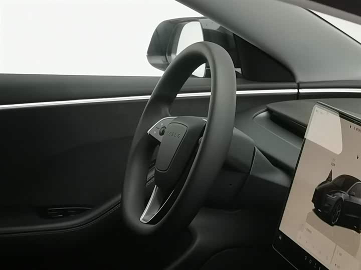 Фото 22 - Tesla Model 3