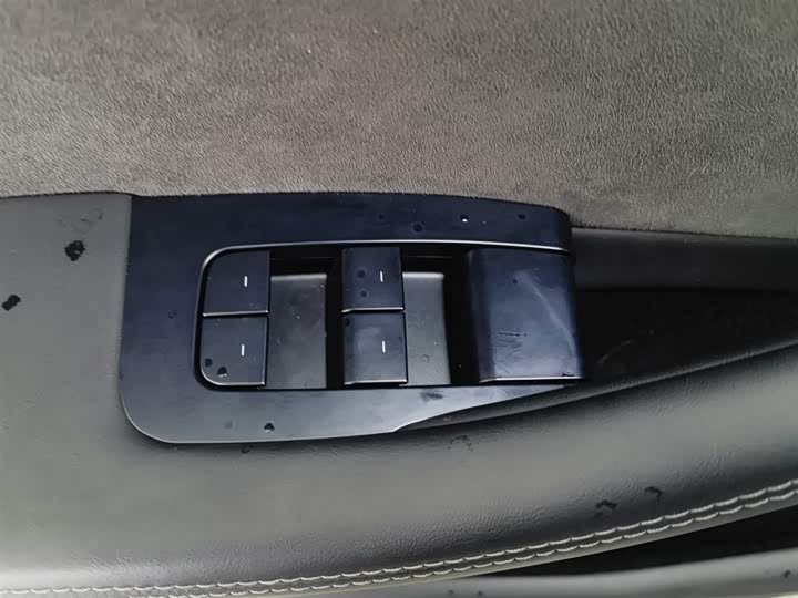 Фото 9 - Tesla Model 3