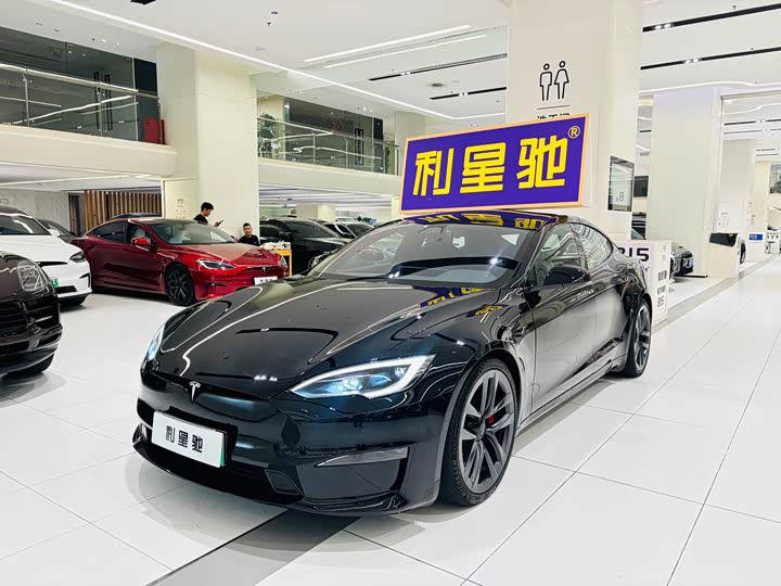 Фото 1 - Tesla Model S