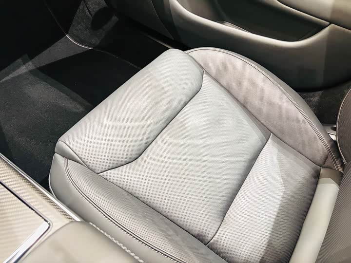 Фото 8 - Tesla Model S