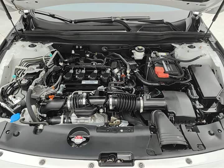 Фото 10 - Honda Accord