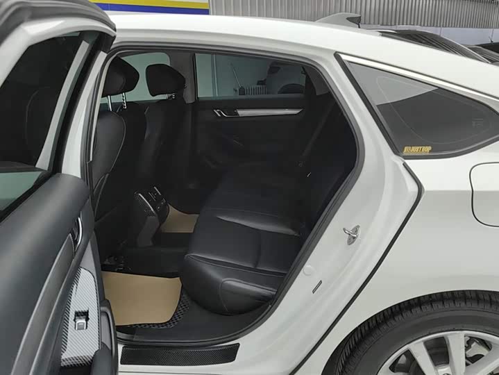 Фото 11 - Honda Accord