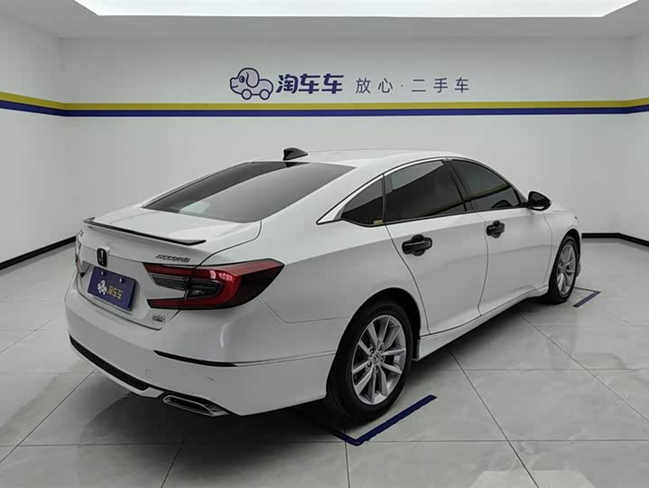 Фото 3 - Honda Accord