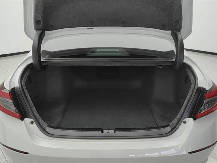 Фото 4 - Honda Accord