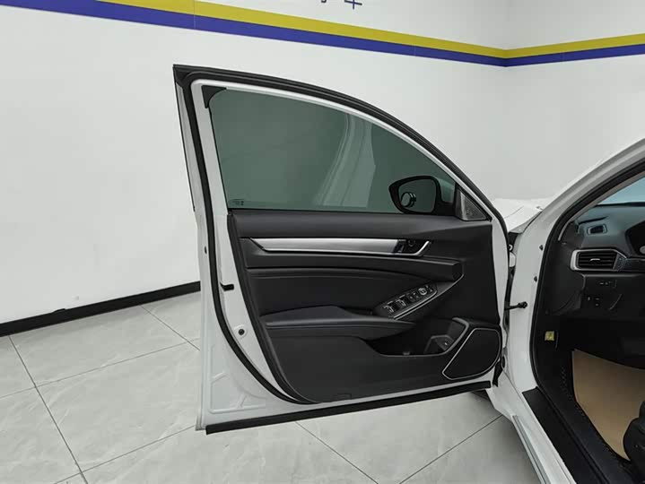 Фото 7 - Honda Accord