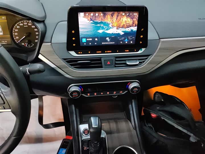 Фото 13 - Nissan Teana