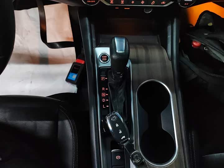 Фото 14 - Nissan Teana