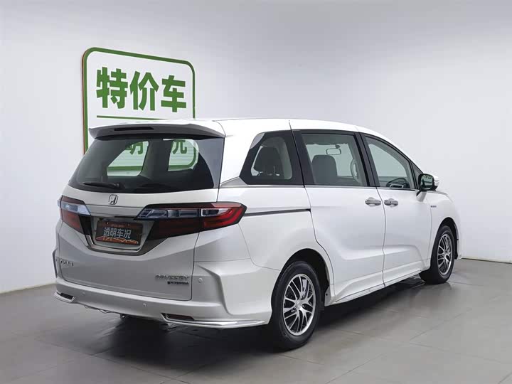 Фото 2 - Honda Odyssey