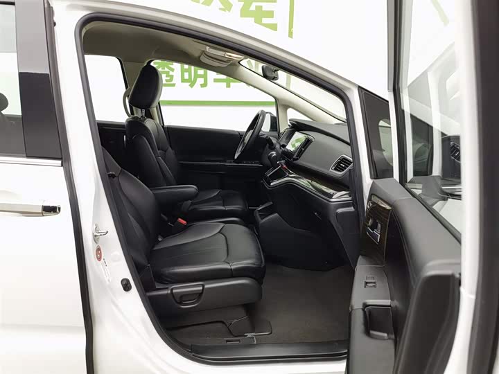 Фото 23 - Honda Odyssey