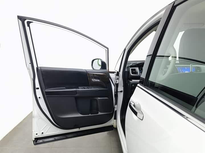 Фото 8 - Honda Odyssey