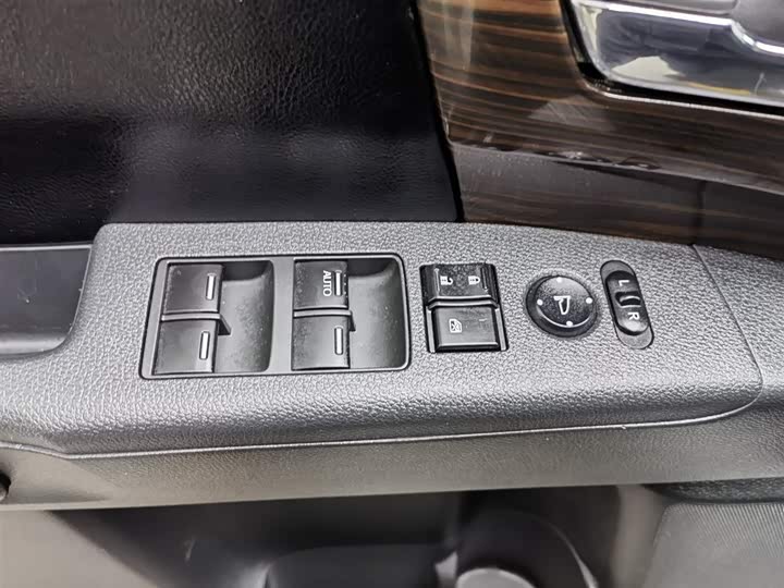 Фото 9 - Honda Odyssey