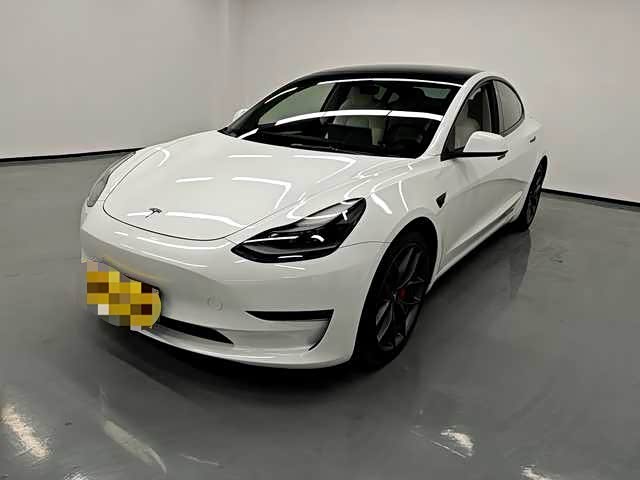 Фото 1 - Tesla Model 3