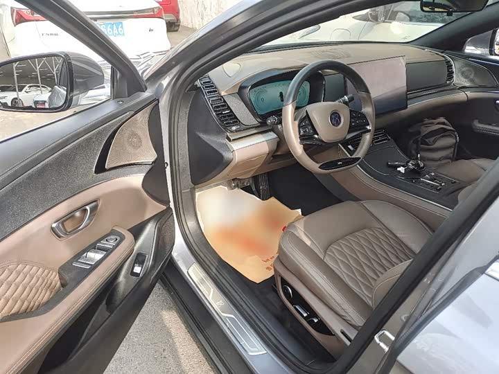 Фото 16 - BYD Han