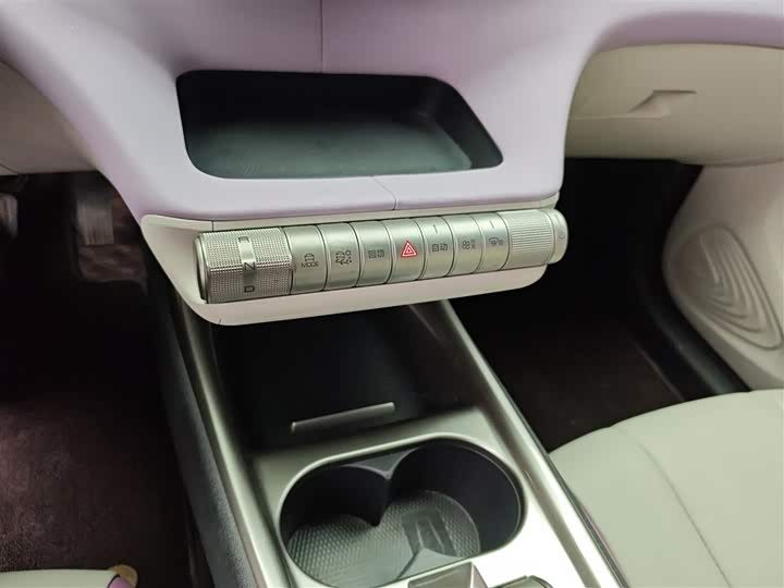 Фото 14 - BYD Dolphin