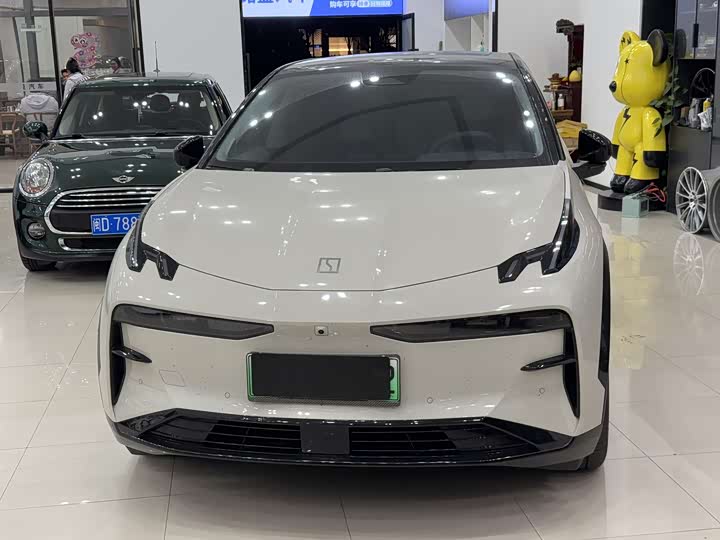 Фото 2 - Zeekr X