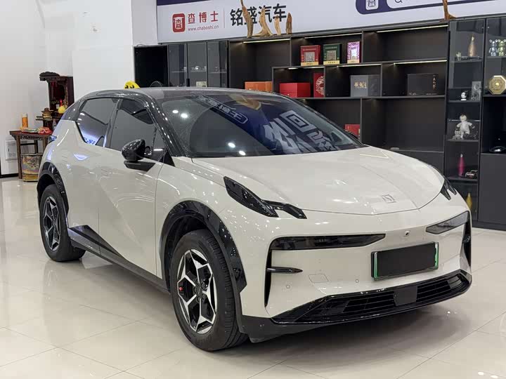 Фото 3 - Zeekr X