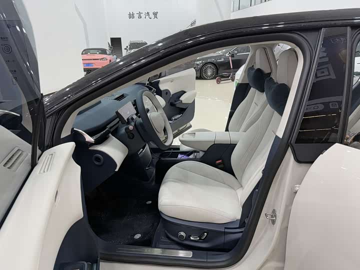 Фото 4 - Zeekr X