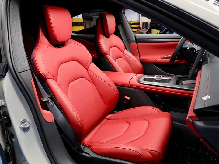 Фото 10 - Xiaomi SU7