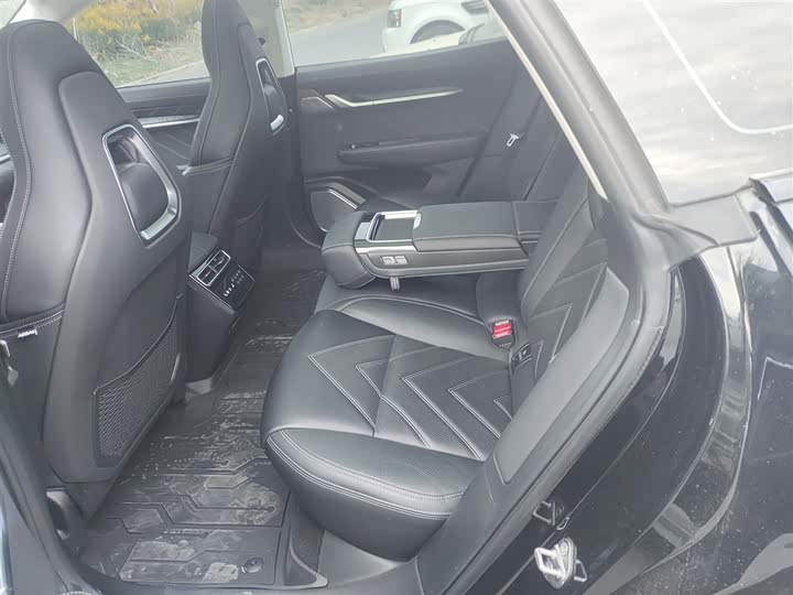 Фото 17 - Zeekr 001