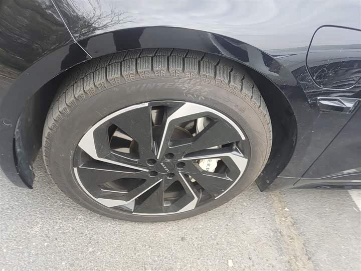 Фото 23 - Zeekr 001