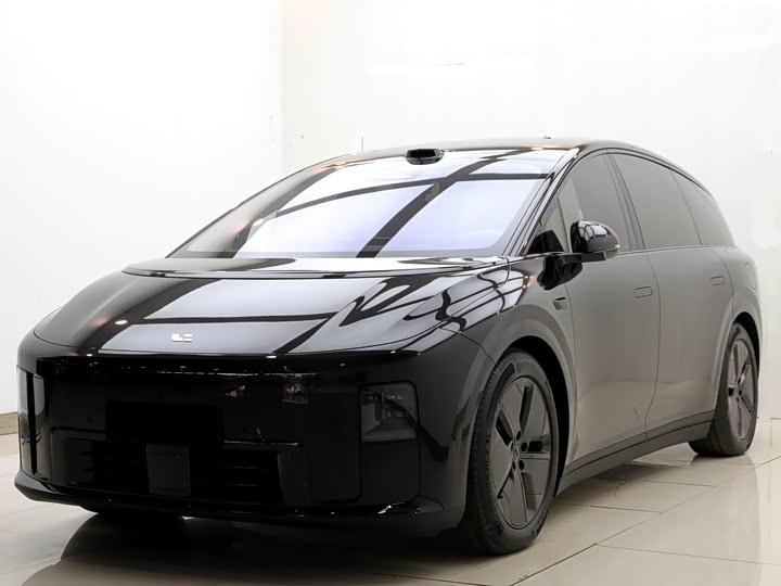 Фото 1 - LiXiang i8