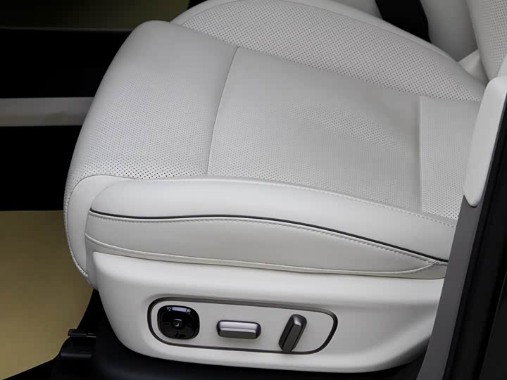 Фото 15 - LiXiang i8