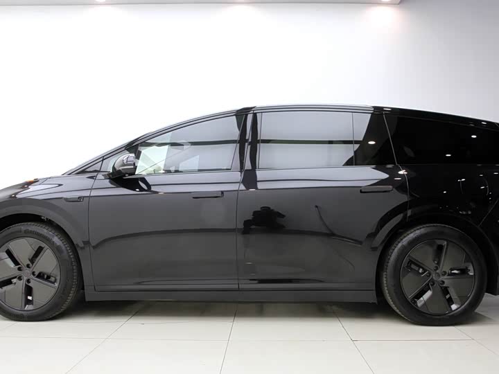 Фото 4 - LiXiang i8