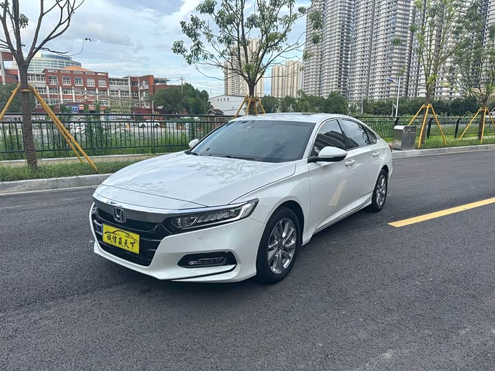 Фото 1 - Honda Accord