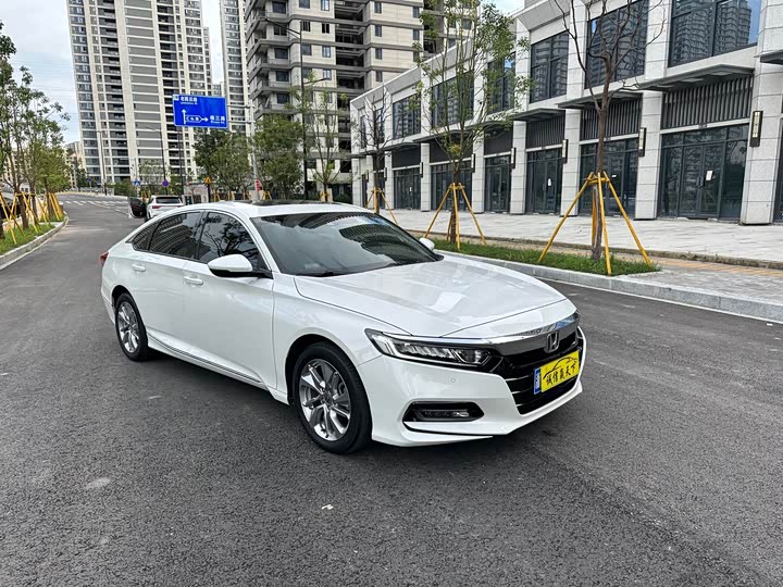 Фото 3 - Honda Accord