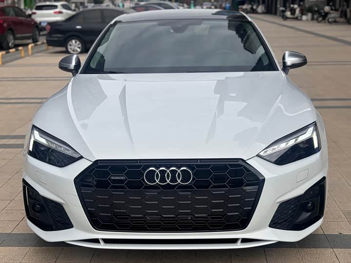 Фото 2 - Audi A5