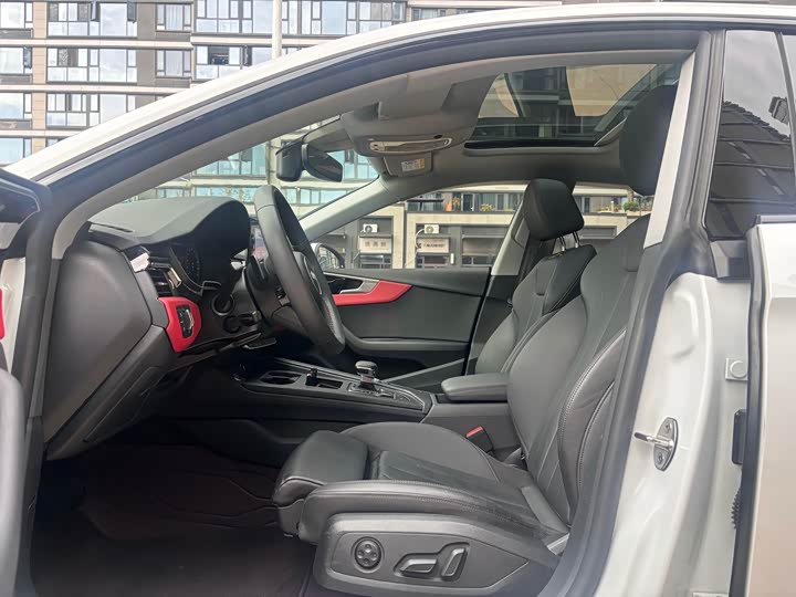 Фото 4 - Audi A5