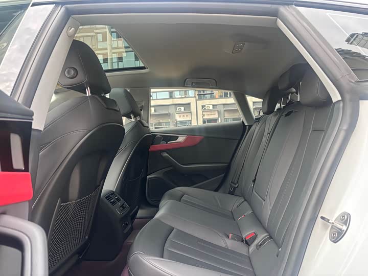 Фото 5 - Audi A5