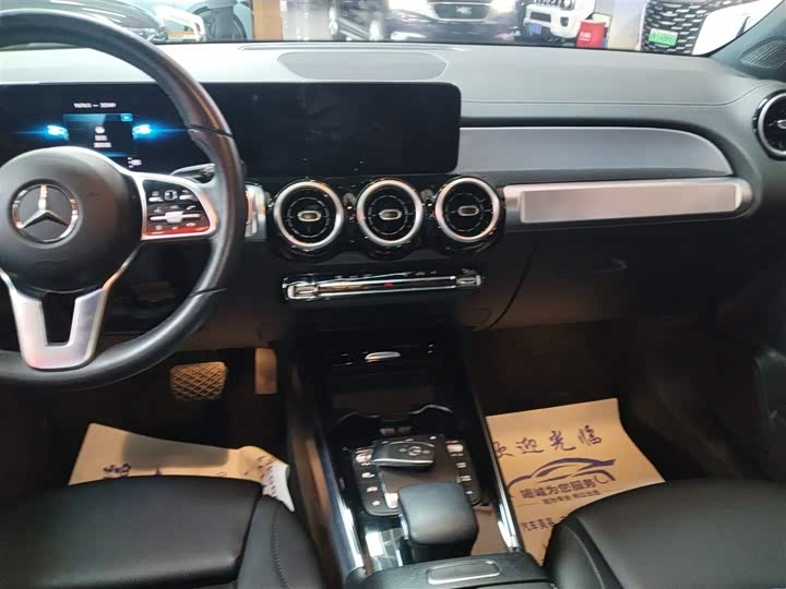 Фото 11 - Mercedes-Benz GLB-Class