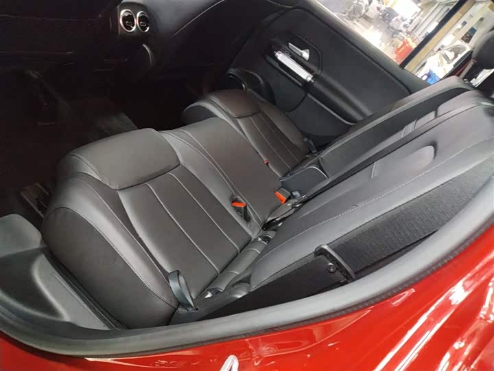 Фото 15 - Mercedes-Benz GLB-Class