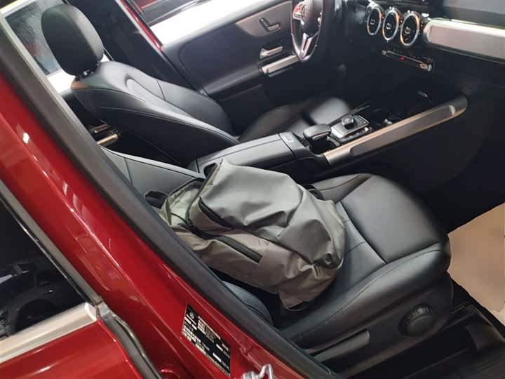 Фото 20 - Mercedes-Benz GLB-Class