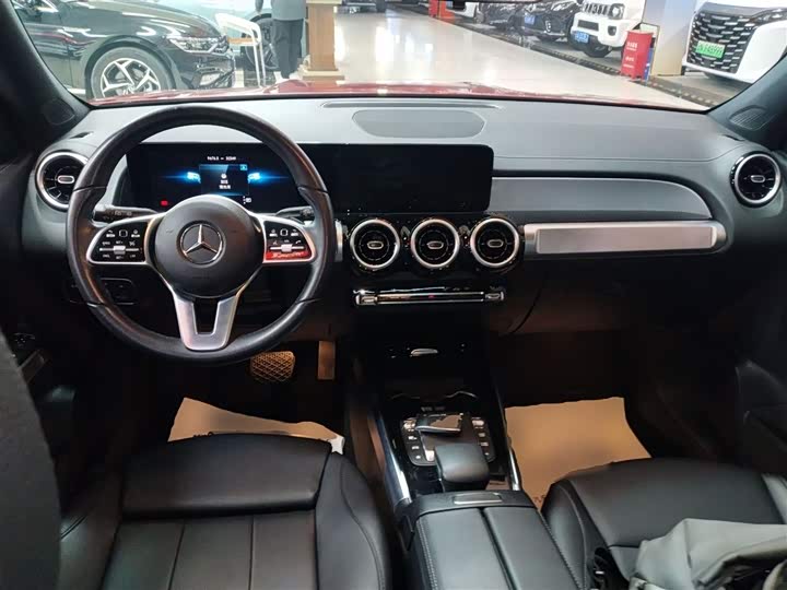 Фото 8 - Mercedes-Benz GLB-Class