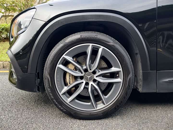 Фото 16 - Mercedes-Benz GLB-Class AMG