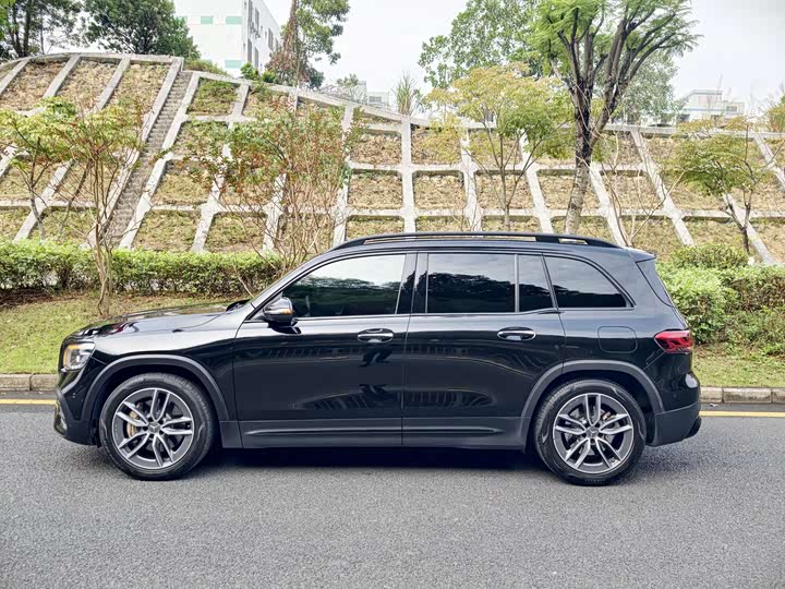 Фото 5 - Mercedes-Benz GLB-Class AMG