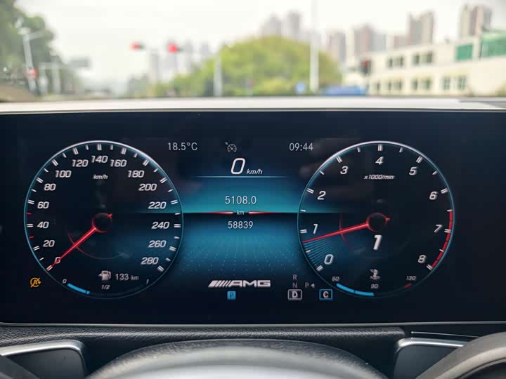 Фото 7 - Mercedes-Benz GLB-Class AMG