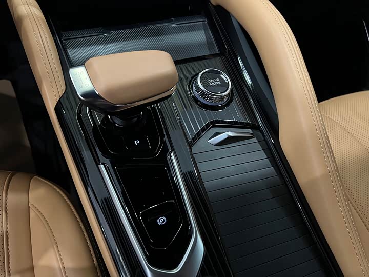 Фото 17 - Geely Monjaro Thor Hybrid