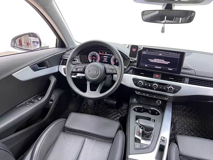 Фото 17 - Audi A4L