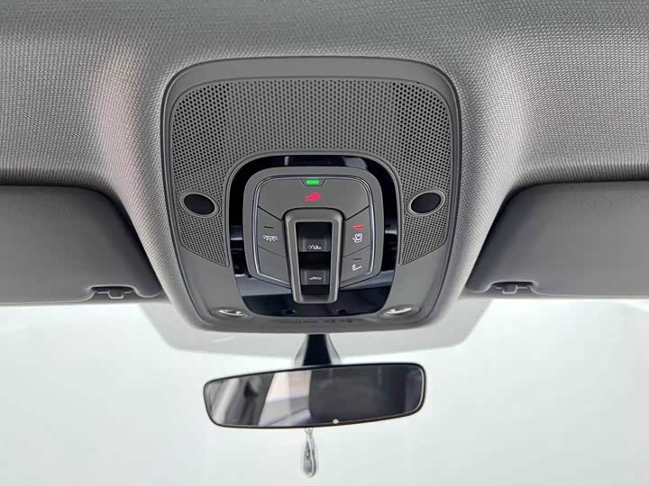 Фото 20 - Audi A4L