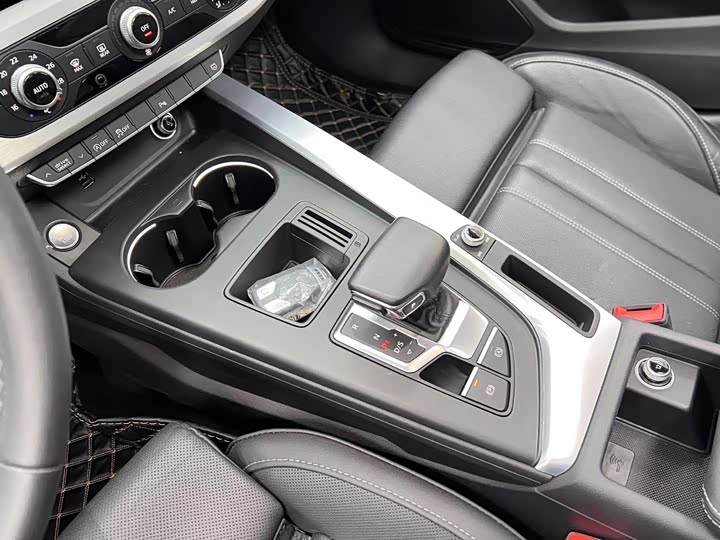Фото 22 - Audi A4L
