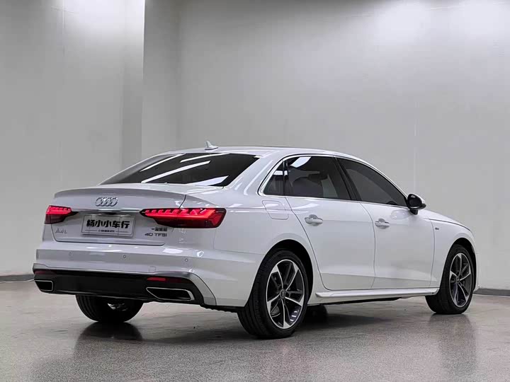 Фото 7 - Audi A4L