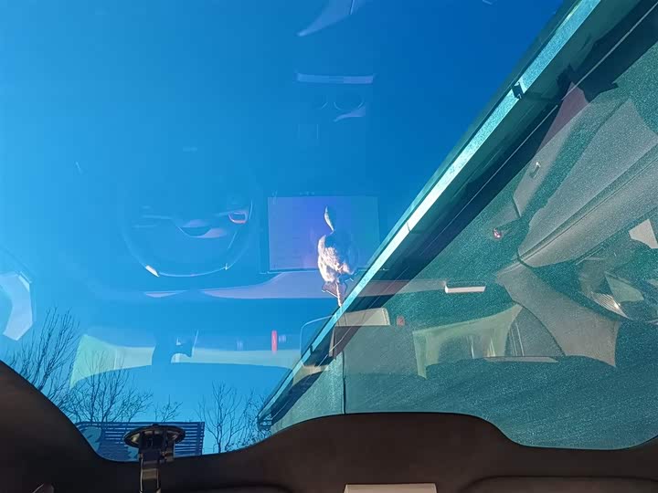 Фото 18 - Xiaomi YU7