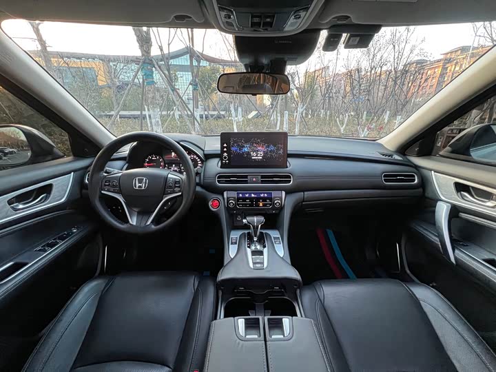 Фото 11 - Honda Avancier